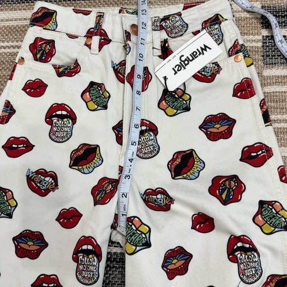 Wrangler Barrel 652 High Rise Jeans Read My Lips Lip Print Cotton Size 24 x 31 - Picture 10 of 14